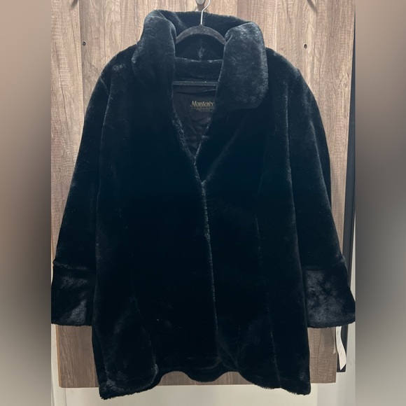 Jackets & Blazers - Vintage USA NWT Monterey Black fur Silky Coat Jacket Aspen Style Womens Large